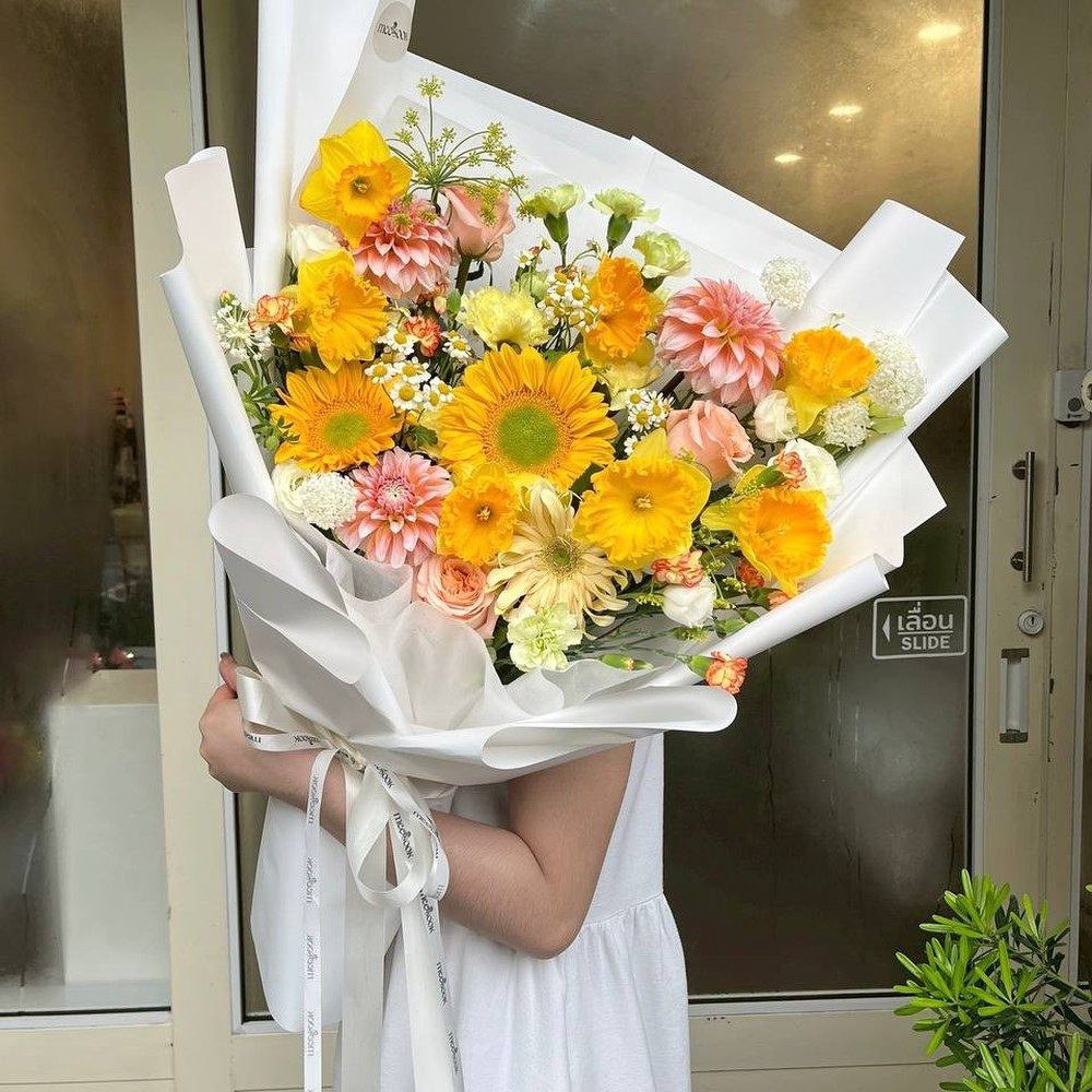 ช่อดอกไม้ Little Sunshine โทนเหลืองส้ม