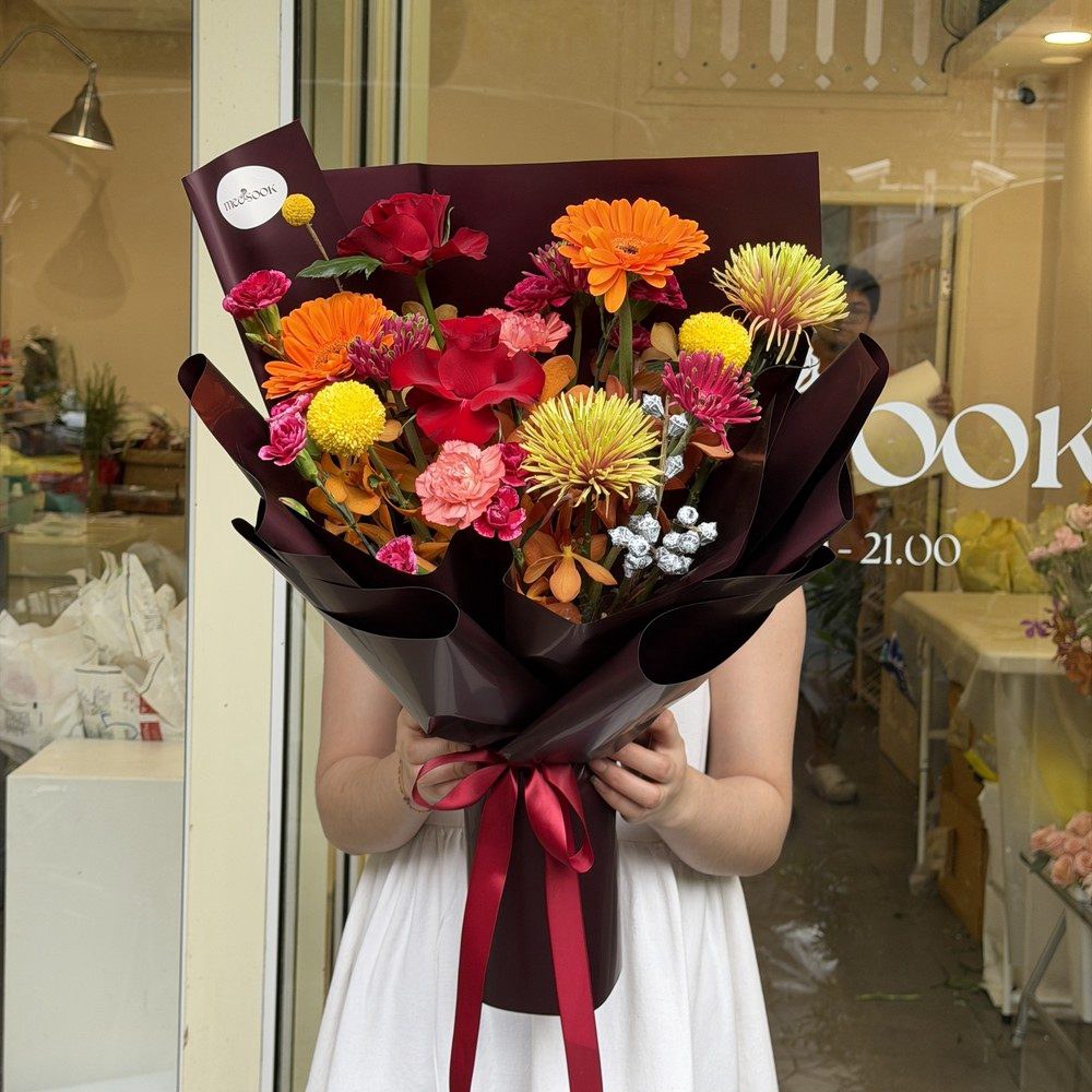 รายละเอียดช่อดอกไม้โทนอบอุ่น Sunset Pop จากคอลเลกชัน Modern Playful