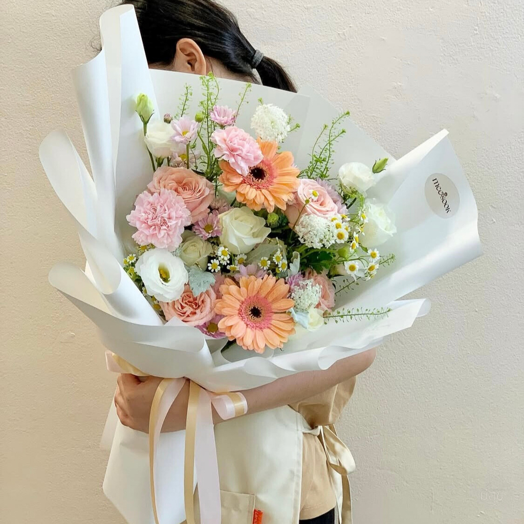 EG-B02 Everyday Garden — ช่อดอกไม้รับปริญญา ร้านมีสุข