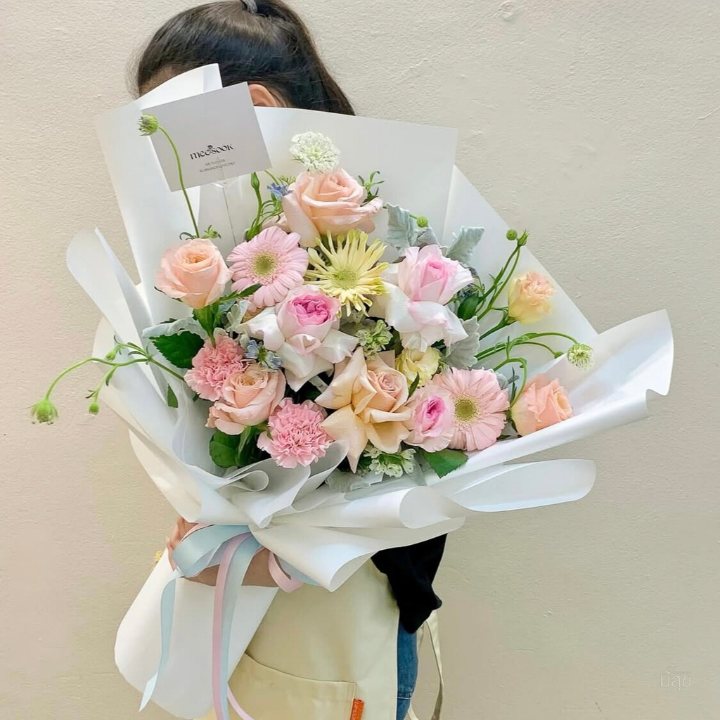 EG-B03 Everyday Garden — ช่อดอกไม้รับปริญญา ร้านมีสุข
