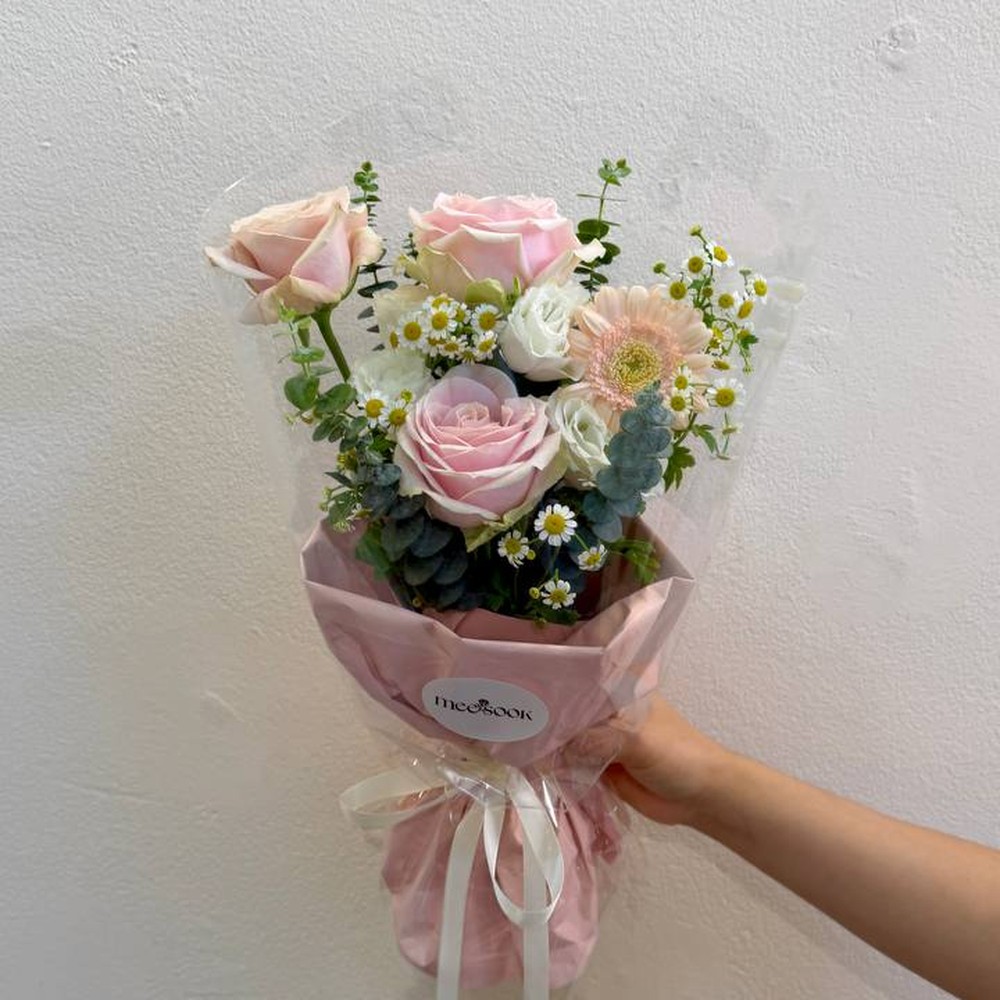 EG-B08 Everyday Garden — ช่อดอกไม้รับปริญญา ร้านมีสุข