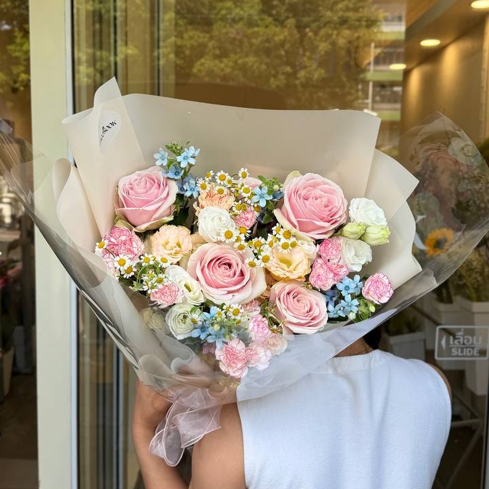 EG-B07 Everyday Garden — ช่อดอกไม้รับปริญญา ร้านมีสุข