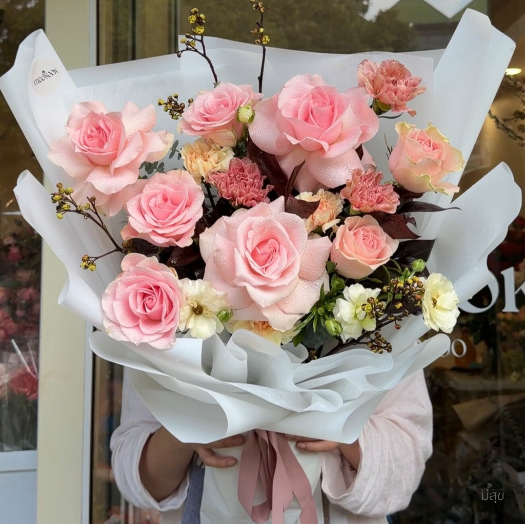 ME-B05 Modern Elegance — ช่อดอกไม้รับปริญญา ร้านมีสุข